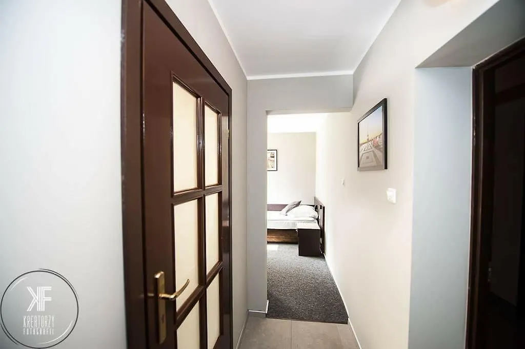 Hotel Otomin 2*,